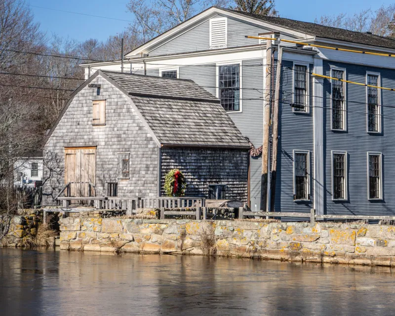 How a Poorly Written Sentence Banned an Entire Color From a New Hampshire Town for Six Years