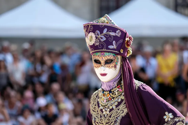 Purple Fever: The Color Craze That Made Victorian England Lose Its Mind